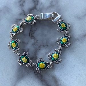 NEW Silver and green/yellow turtles bracelet